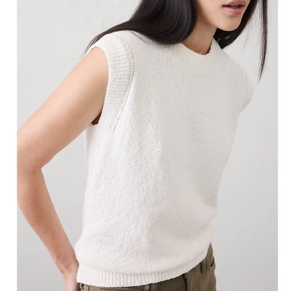 Banana Republic Tops - Banana Republic Woman’s White Crewneck Knit Sweater Vest